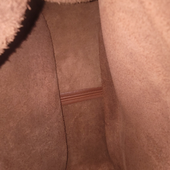 Coach Brown and Gold Shoulder Bag with Classic Design - Picture 10 of 16